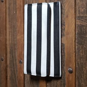 KUT B/W Striped Wallet (bin 5)